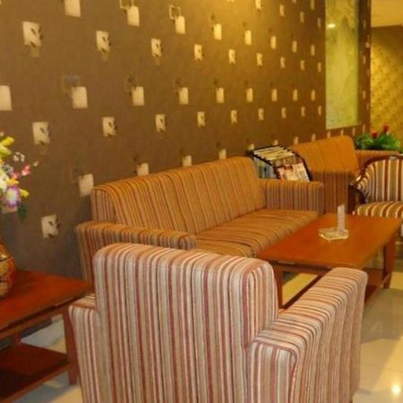 Ponorogo Maesa Hotel מראה חיצוני תמונה