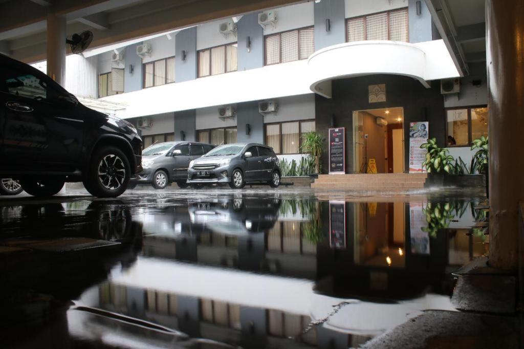Ponorogo Maesa Hotel מראה חיצוני תמונה