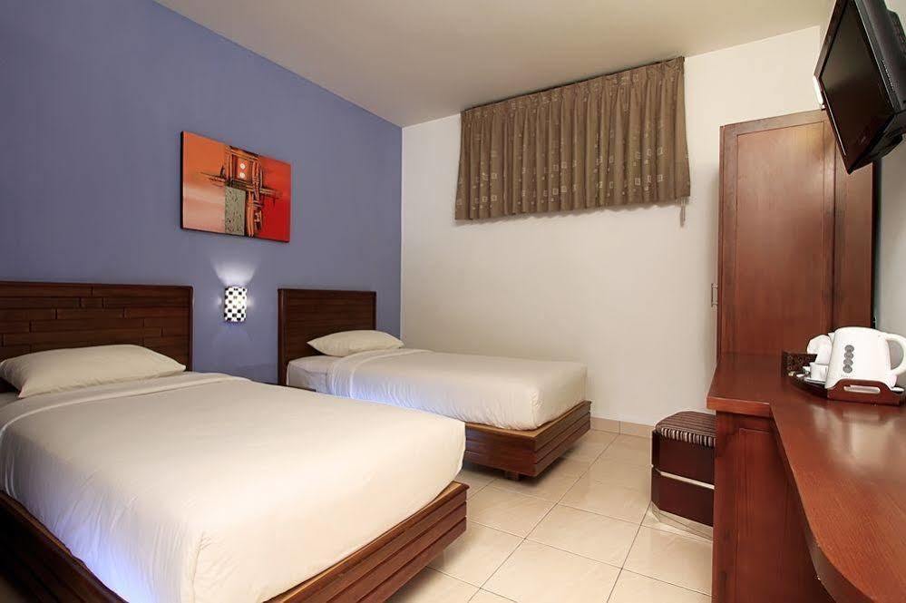 Ponorogo Maesa Hotel מראה חיצוני תמונה